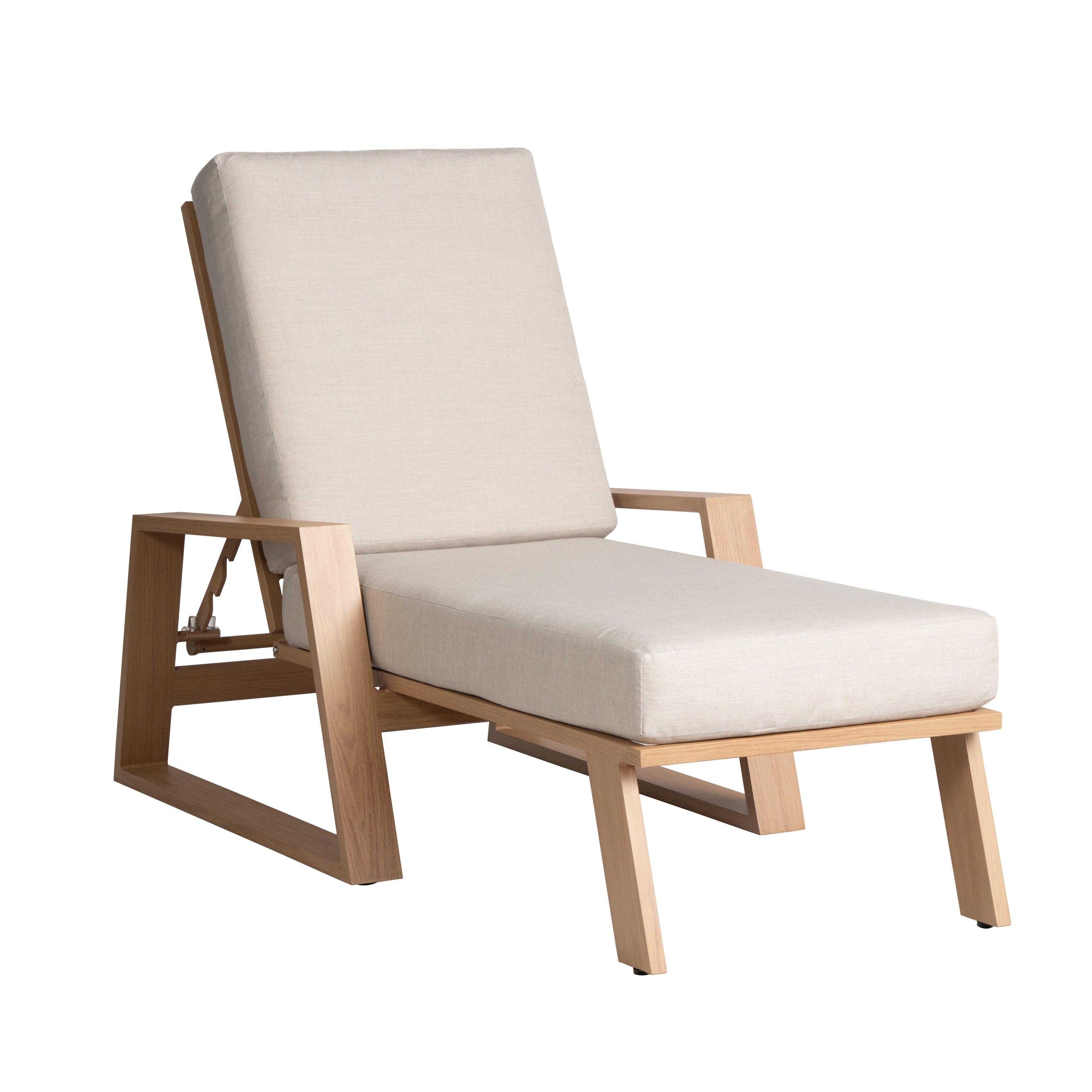Pursuit Pool Chaise — Angle1
