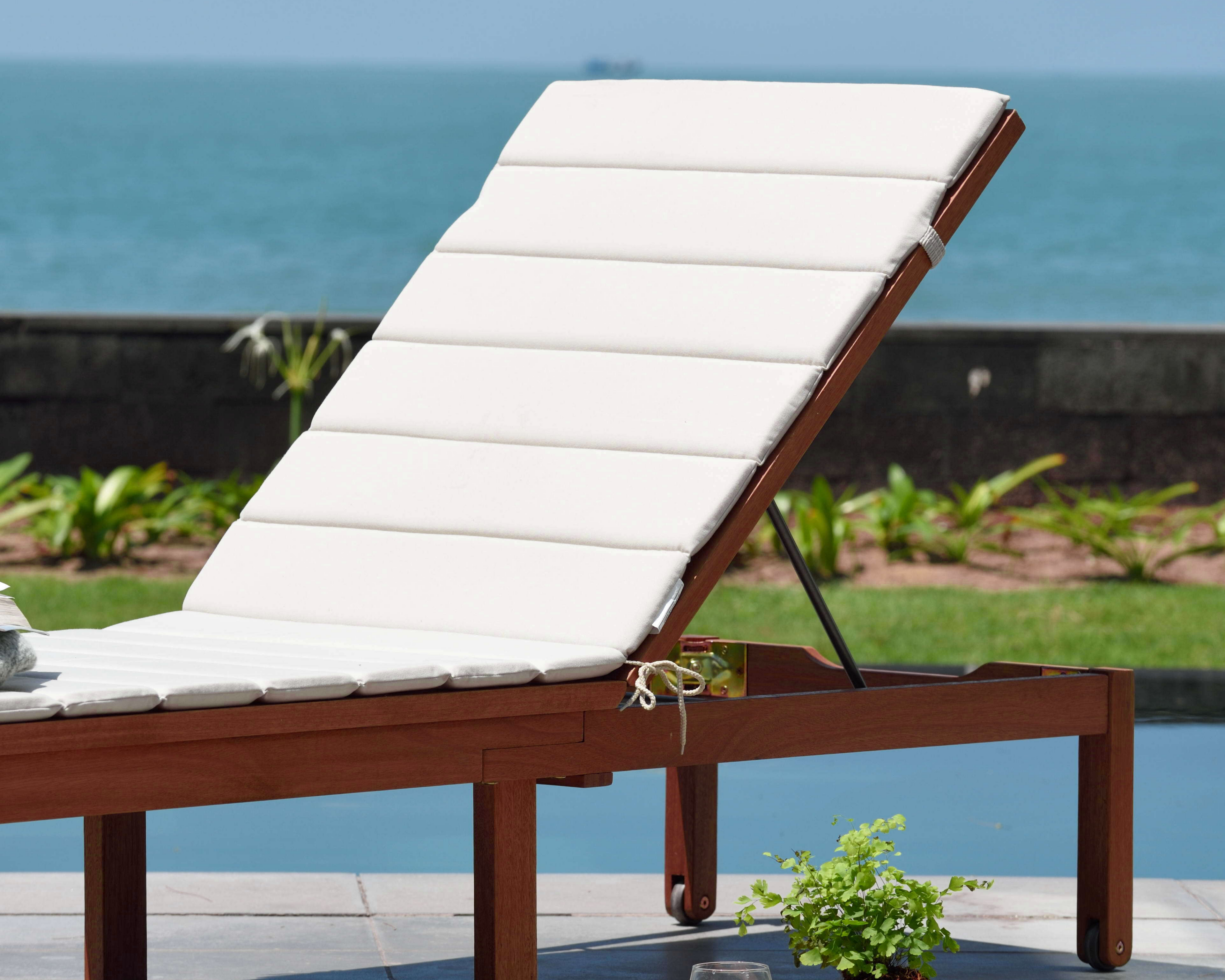 Louisiana Dark Wood Finish Wheel Lounger With Cushion - 2 Piece