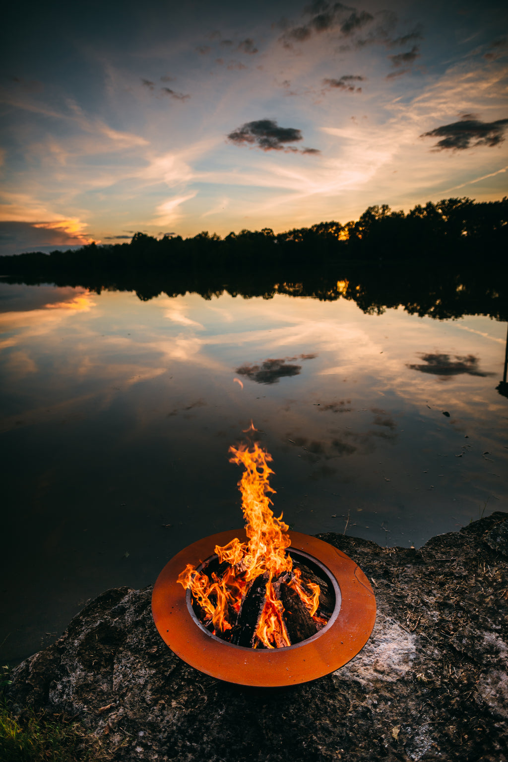 Saturn Fire Pit with Lid