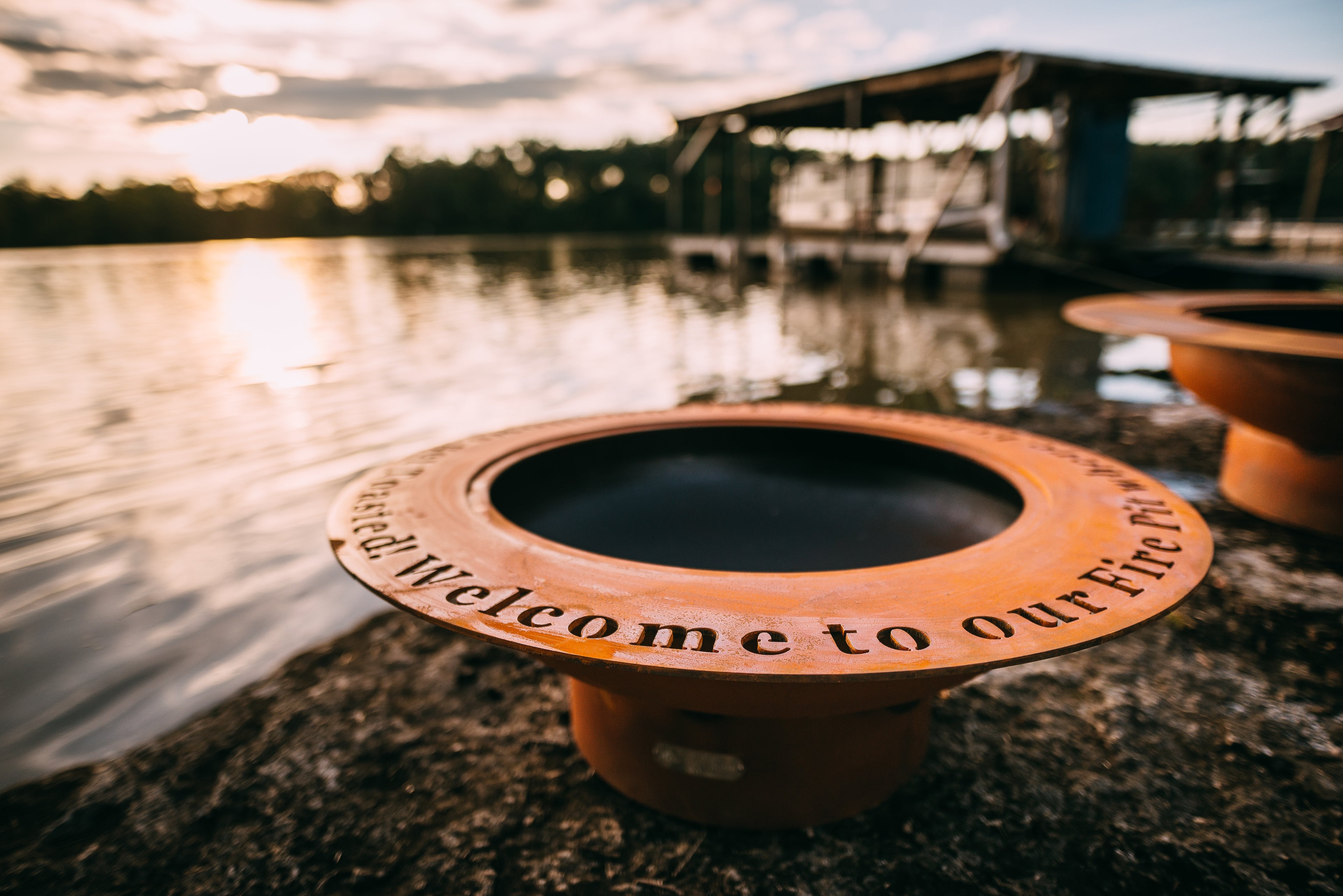 Saturn Fire Pit with Lid